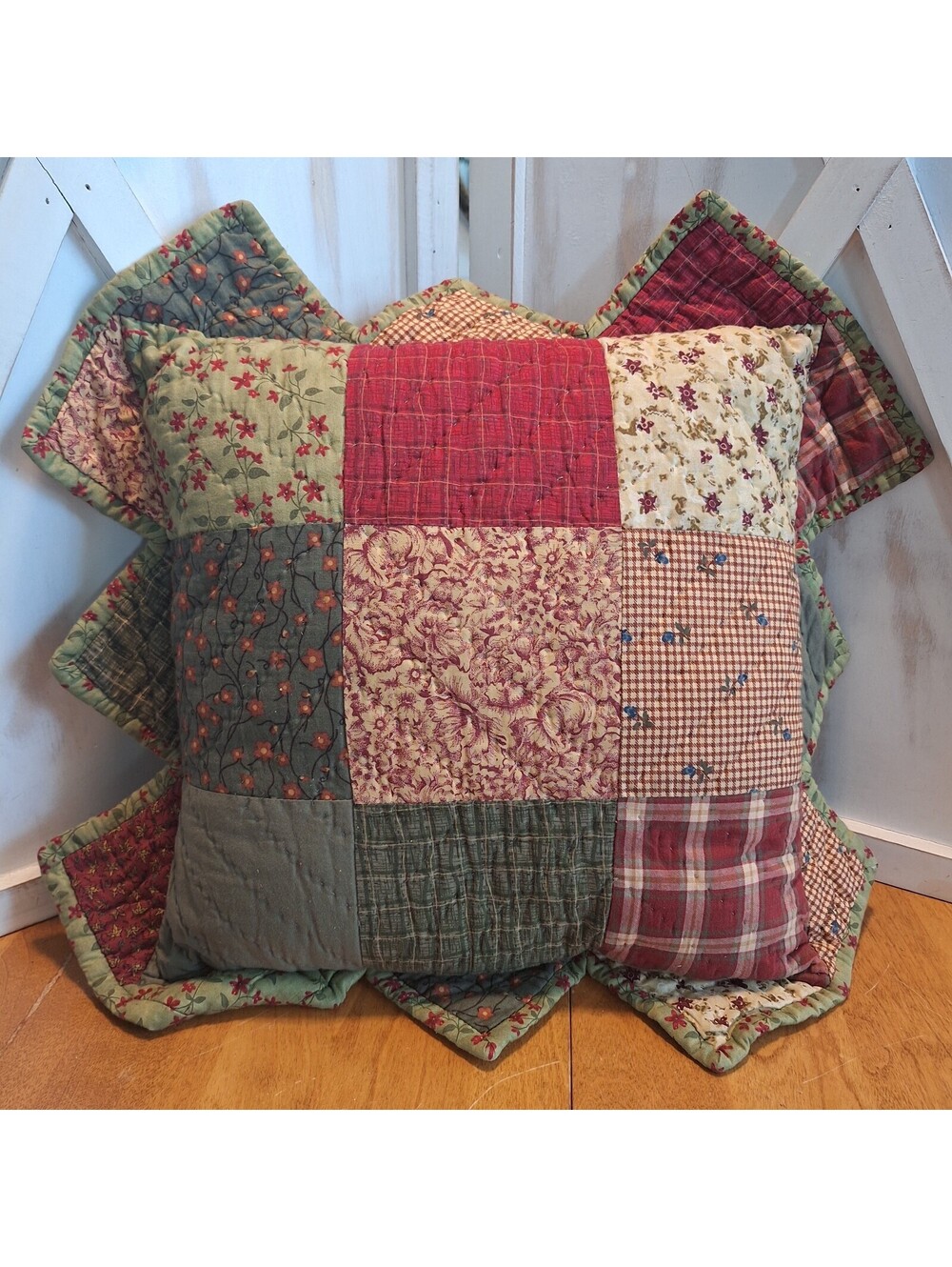 VTG 2002 Donna Sharp Quilted Patchwork Decorative 18"X18" Pillow
